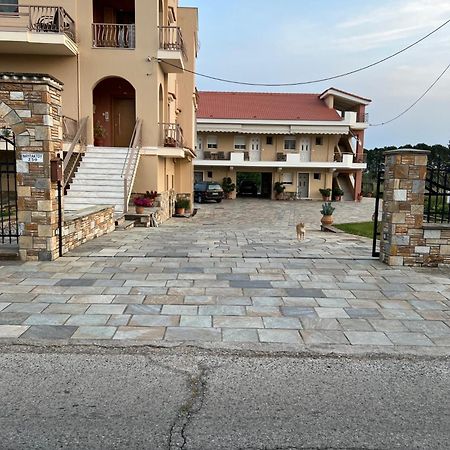 Flo'S Apartments Missolonghi Екстер'єр фото