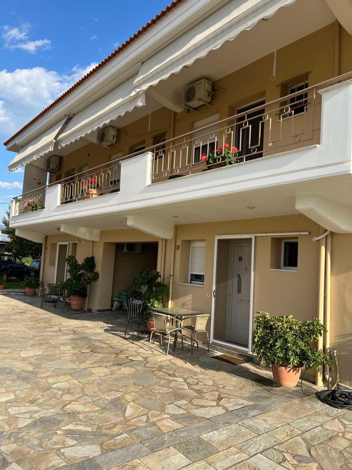 Flo'S Apartments Missolonghi Екстер'єр фото