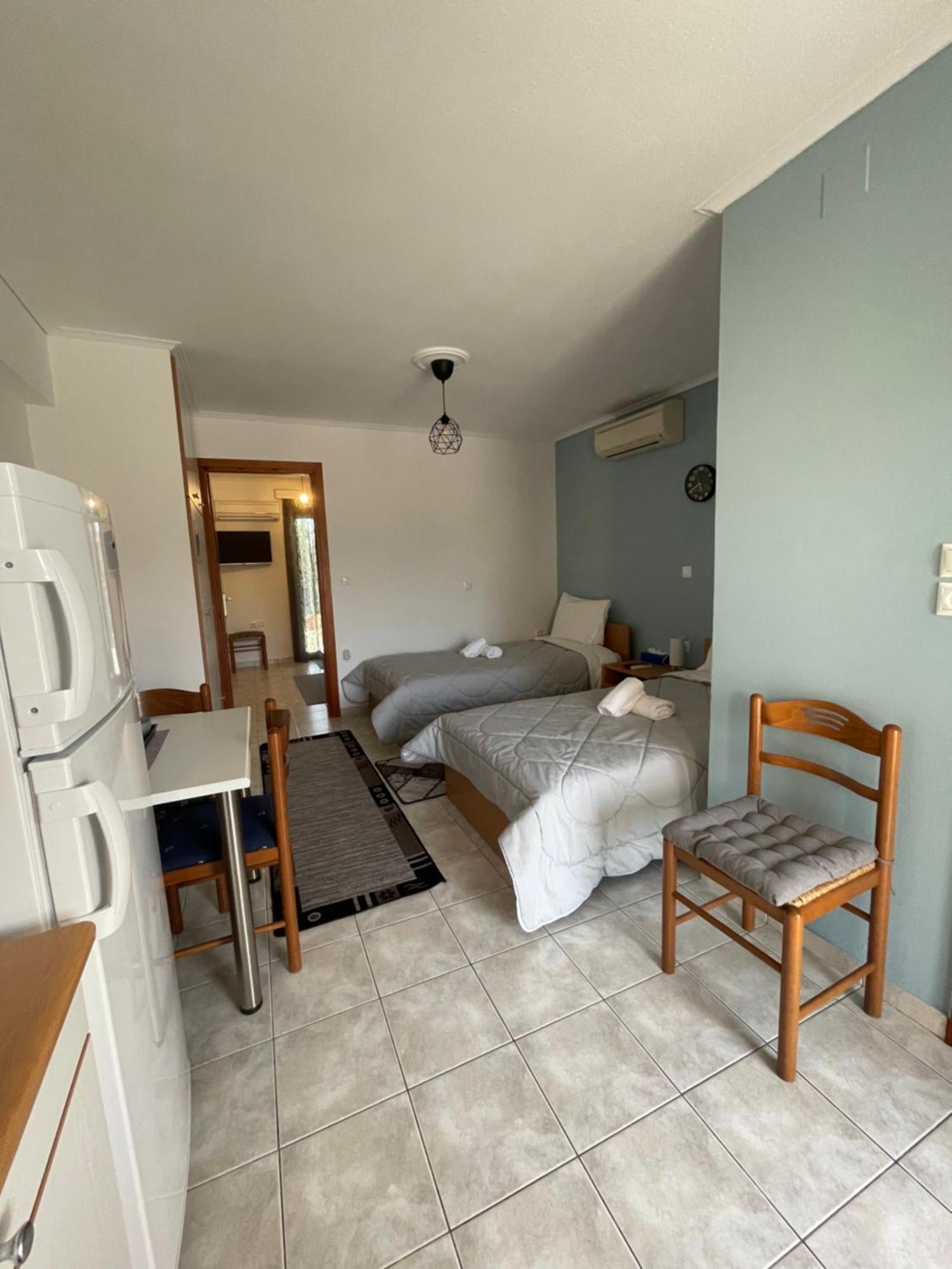 Flo'S Apartments Missolonghi Екстер'єр фото