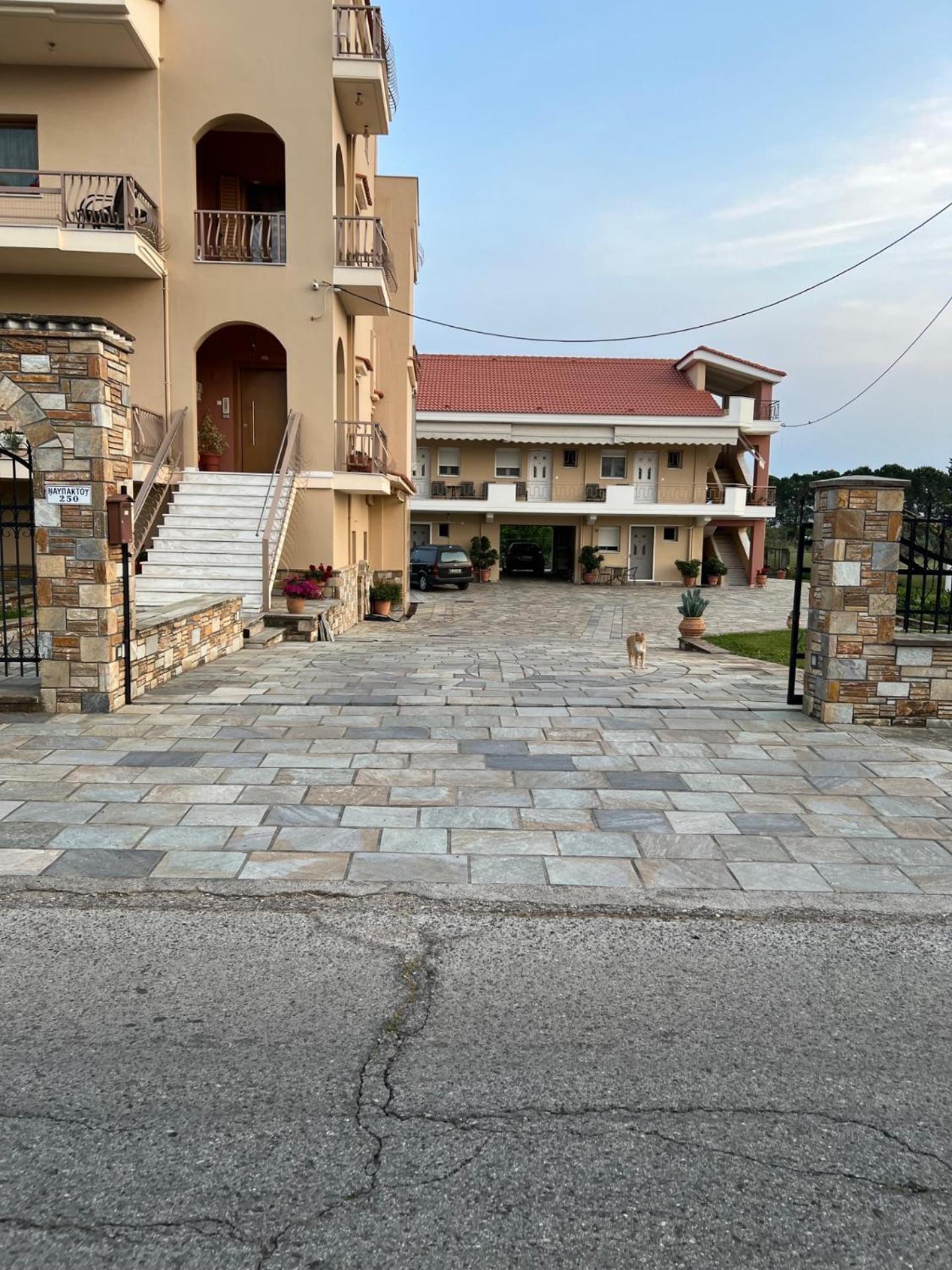 Flo'S Apartments Missolonghi Екстер'єр фото